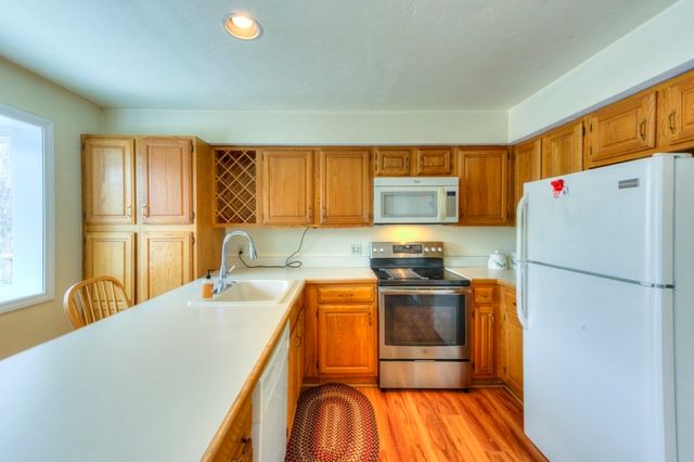 65 Brookdale Cir 65, Shrewsbury, MA 01545