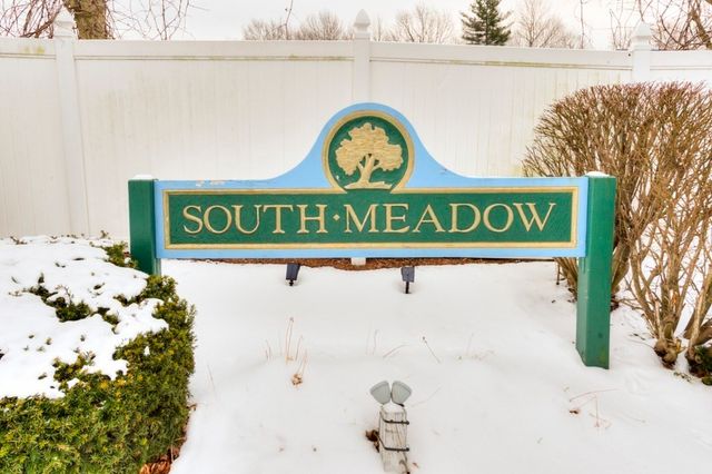 65 Brookdale Cir 65, Shrewsbury, MA 01545