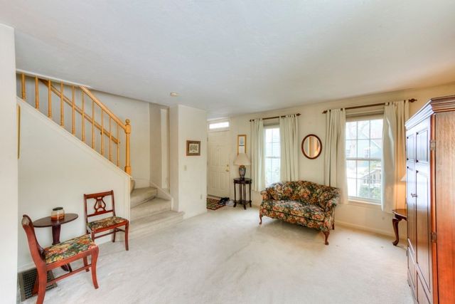65 Brookdale Cir 65, Shrewsbury, MA 01545