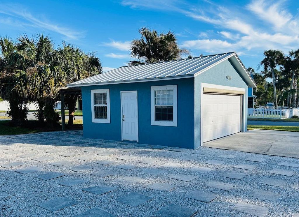 Image 39 of property listing at 801 SANDPIPER AVENUE, New Smyrna Beach, FL 32169