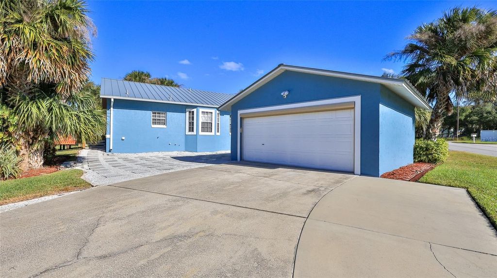 Image 40 of property listing at 801 SANDPIPER AVENUE, New Smyrna Beach, FL 32169