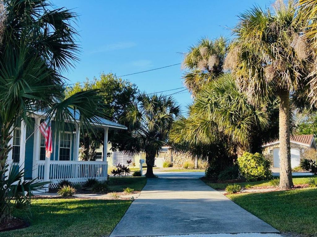 Image 46 of property listing at 801 SANDPIPER AVENUE, New Smyrna Beach, FL 32169