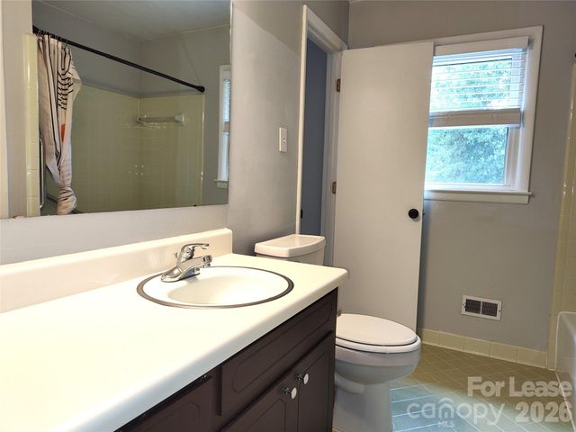 5812 Donegal Drive, Charlotte, NC 28212