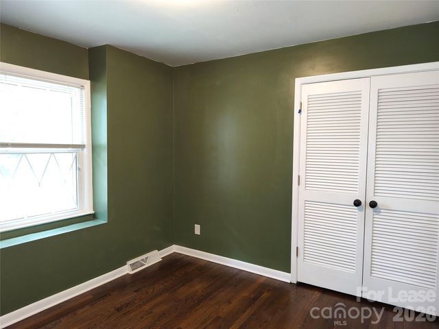 5812 Donegal Drive, Charlotte, NC 28212