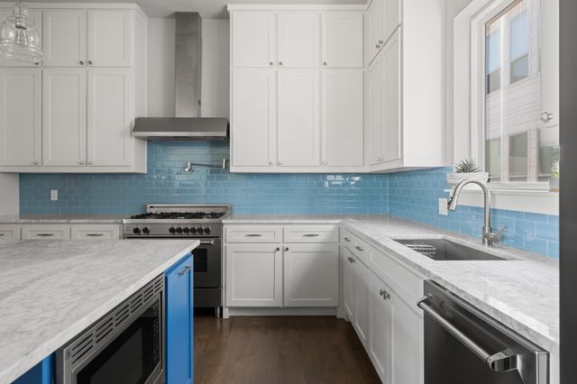 5818 Lindell Avenue B, Dallas, TX 75206