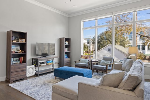 5818 Lindell Avenue B, Dallas, TX 75206