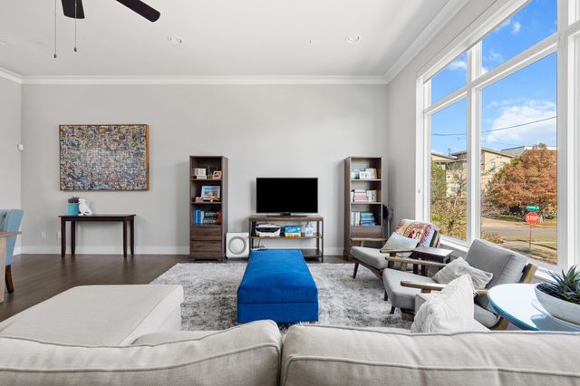 5818 Lindell Avenue B, Dallas, TX 75206