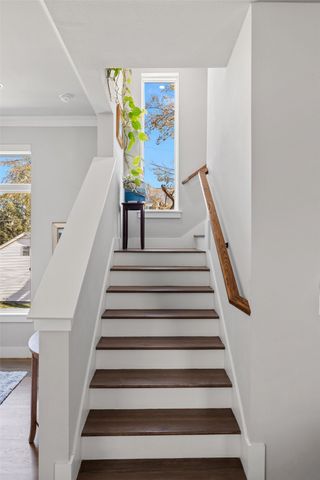 5818 Lindell Avenue B, Dallas, TX 75206