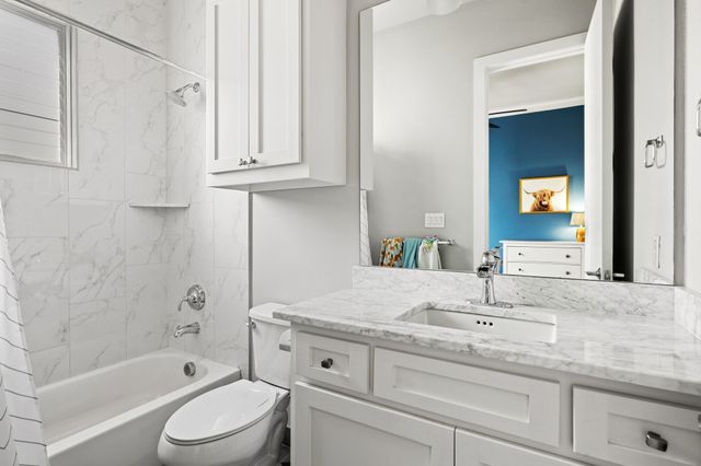 5818 Lindell Avenue B, Dallas, TX 75206