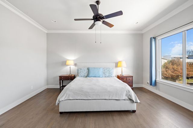 5818 Lindell Avenue B, Dallas, TX 75206