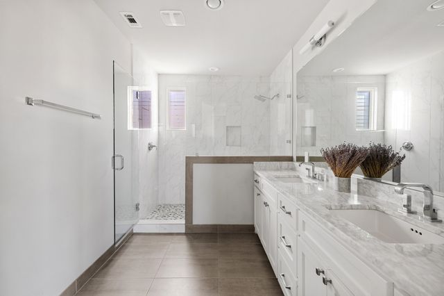 5818 Lindell Avenue B, Dallas, TX 75206