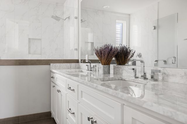 5818 Lindell Avenue B, Dallas, TX 75206