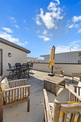 5818 Lindell Avenue B, Dallas, TX 75206