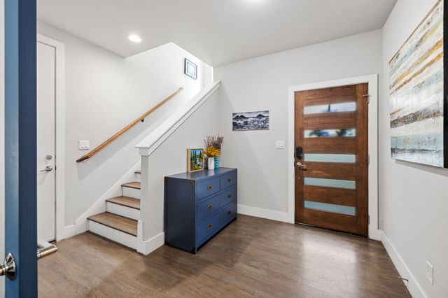 5818 Lindell Avenue B, Dallas, TX 75206