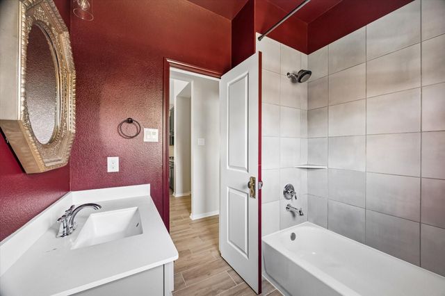 3738 Amoroso Drive, Iowa Colony, TX 77583