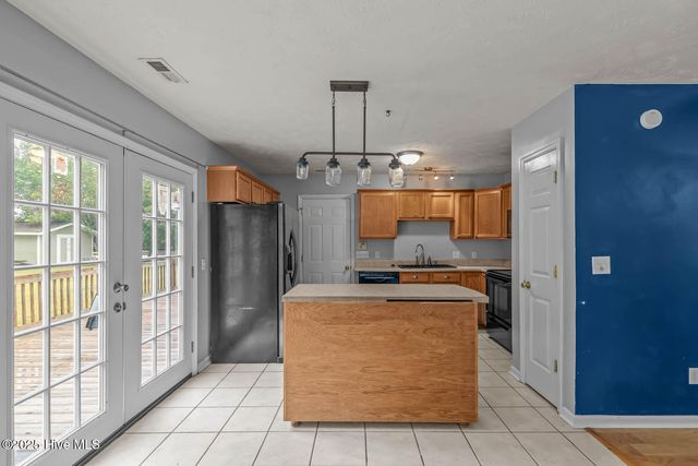 202 Wiltshire Court, Jacksonville, NC 28546