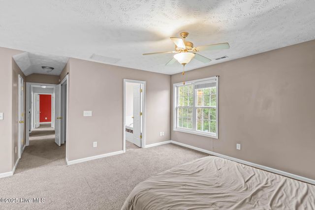 202 Wiltshire Court, Jacksonville, NC 28546