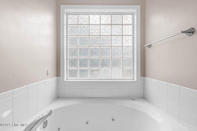 202 Wiltshire Court, Jacksonville, NC 28546