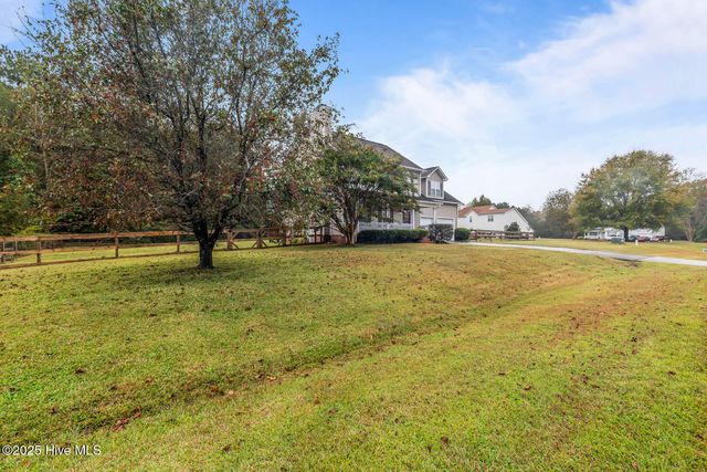 202 Wiltshire Court, Jacksonville, NC 28546