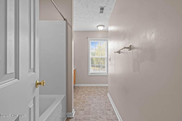 202 Wiltshire Court, Jacksonville, NC 28546