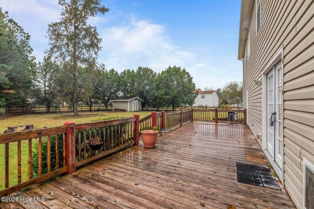 202 Wiltshire Court, Jacksonville, NC 28546