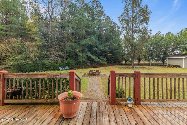 202 Wiltshire Court, Jacksonville, NC 28546