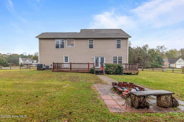 202 Wiltshire Court, Jacksonville, NC 28546