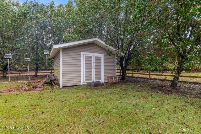 202 Wiltshire Court, Jacksonville, NC 28546