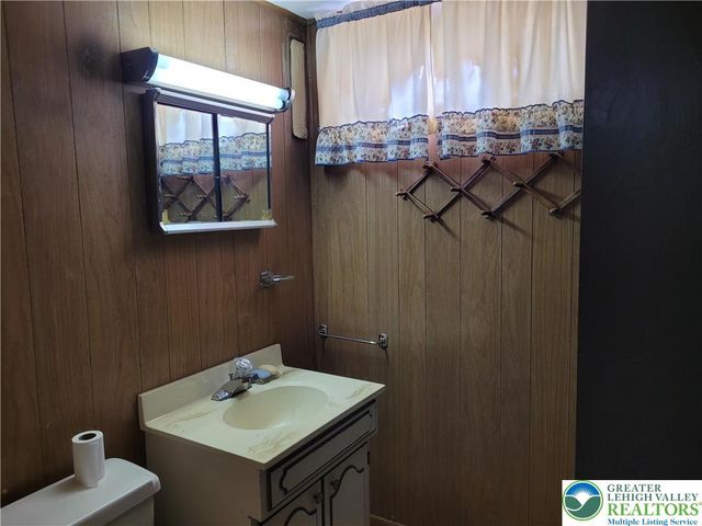 1568 Luzerne Street, Bethlehem City, PA 18017