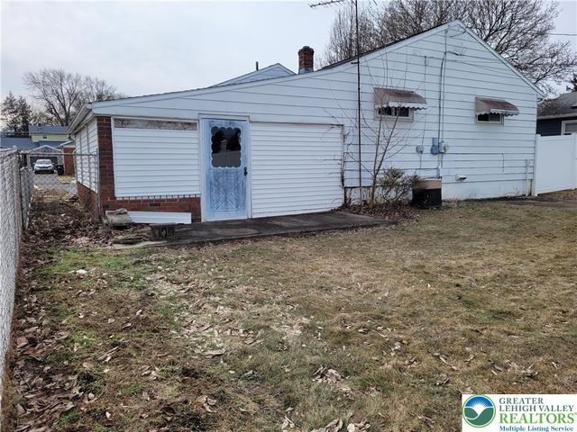 1568 Luzerne Street, Bethlehem City, PA 18017