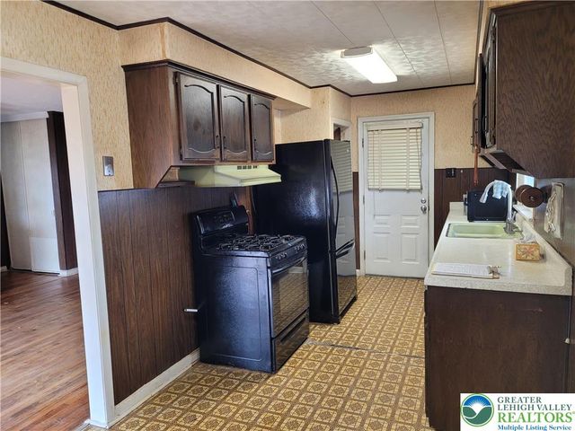 1568 Luzerne Street, Bethlehem City, PA 18017