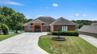 3640 Sandy Shore Drive, Lenoir City, TN 37772