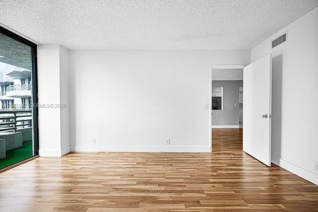 3300 NE 191st Street LP03, Aventura, FL 33180