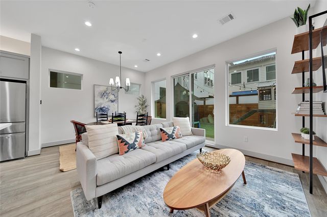 1205 E 28th Street, Houston, TX 77009