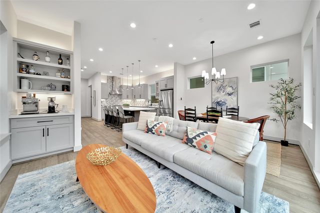 1205 E 28th Street, Houston, TX 77009