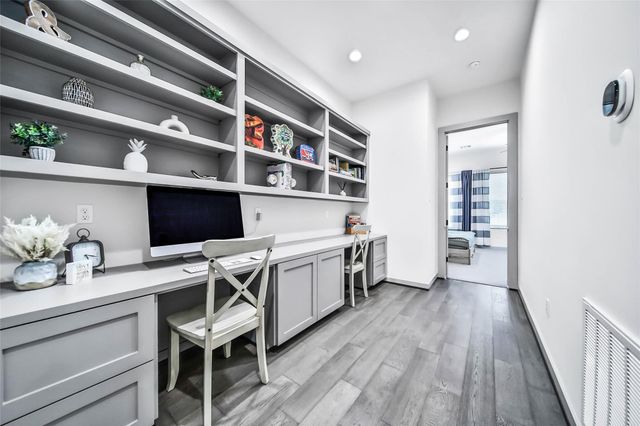 1205 E 28th Street, Houston, TX 77009