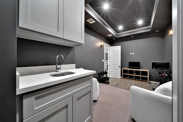 1205 E 28th Street, Houston, TX 77009