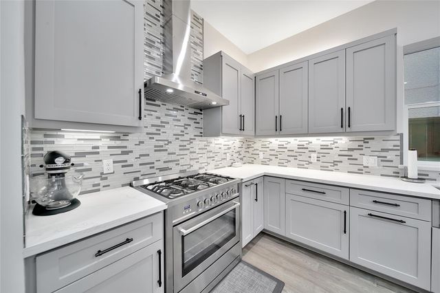 1205 E 28th Street, Houston, TX 77009