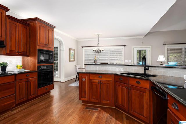1005 WOODLANDS COVE, Helena, AL 35080