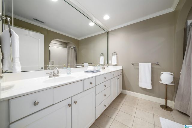 1005 WOODLANDS COVE, Helena, AL 35080