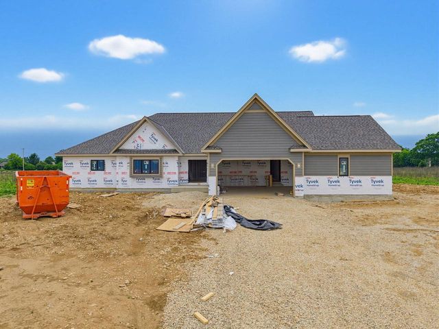 W297N8135 Meadow Bliss DRIVE, Sussex, WI 53089