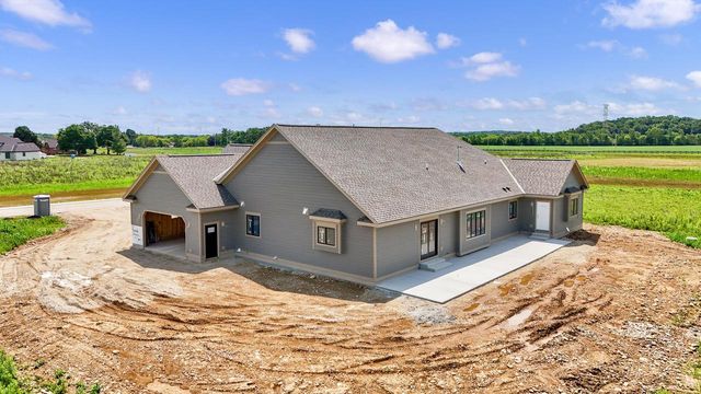 W297N8135 Meadow Bliss DRIVE, Sussex, WI 53089
