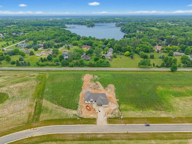 W297N8135 Meadow Bliss DRIVE, Sussex, WI 53089