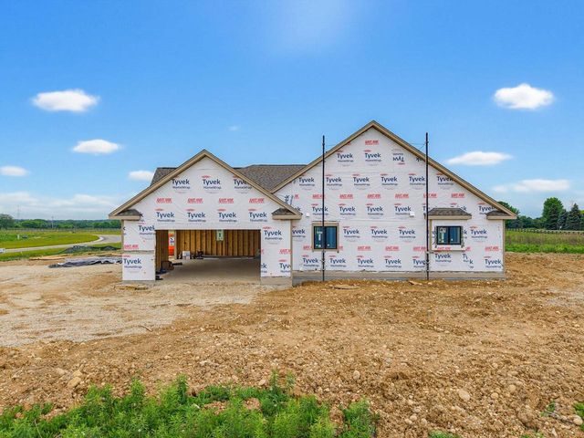 W297N8135 Meadow Bliss DRIVE, Sussex, WI 53089