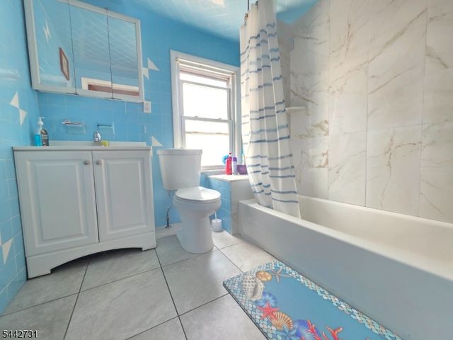 805 4Th Ave, Elizabeth City, NJ 07202