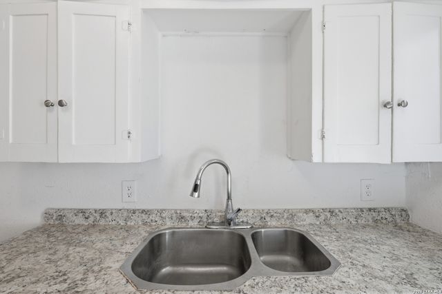 863 Cavalier, San Antonio, TX 78225