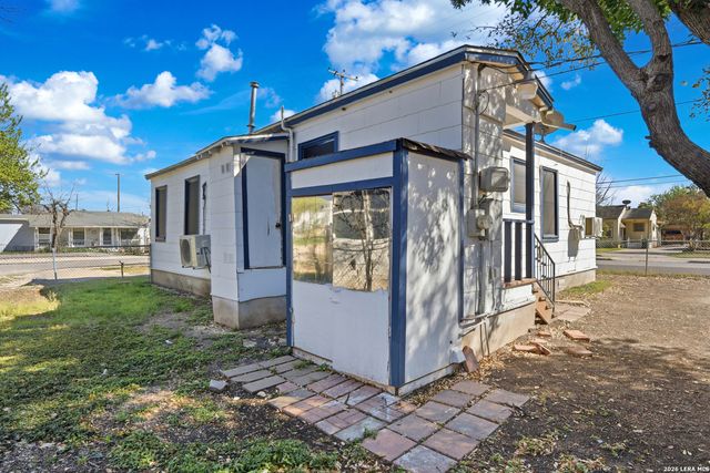 863 Cavalier, San Antonio, TX 78225