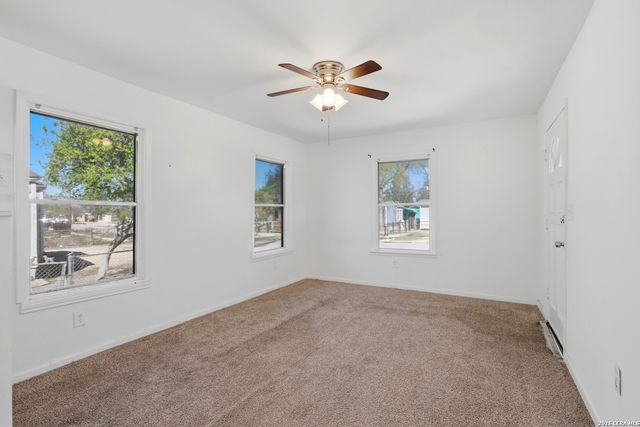 863 Cavalier, San Antonio, TX 78225