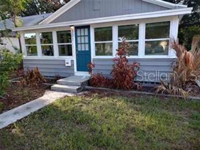 301 MYSTIC LAKE DRIVE N, St Petersburg, FL 33702