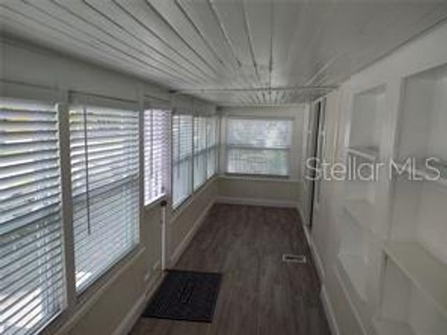 301 MYSTIC LAKE DRIVE N, St Petersburg, FL 33702